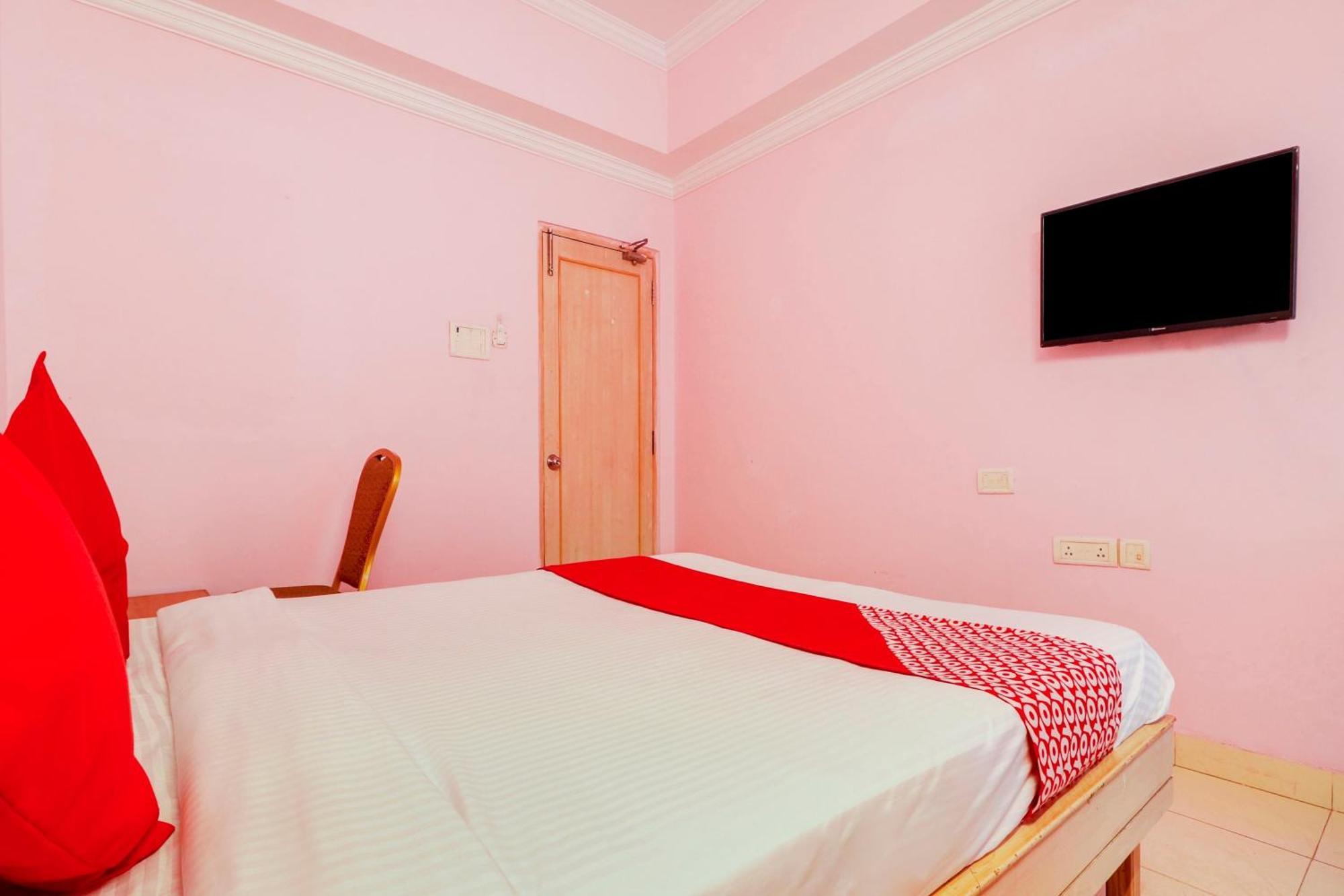 Super Collection O 77115 Vaishnavi Palace 海得拉巴 外观 照片