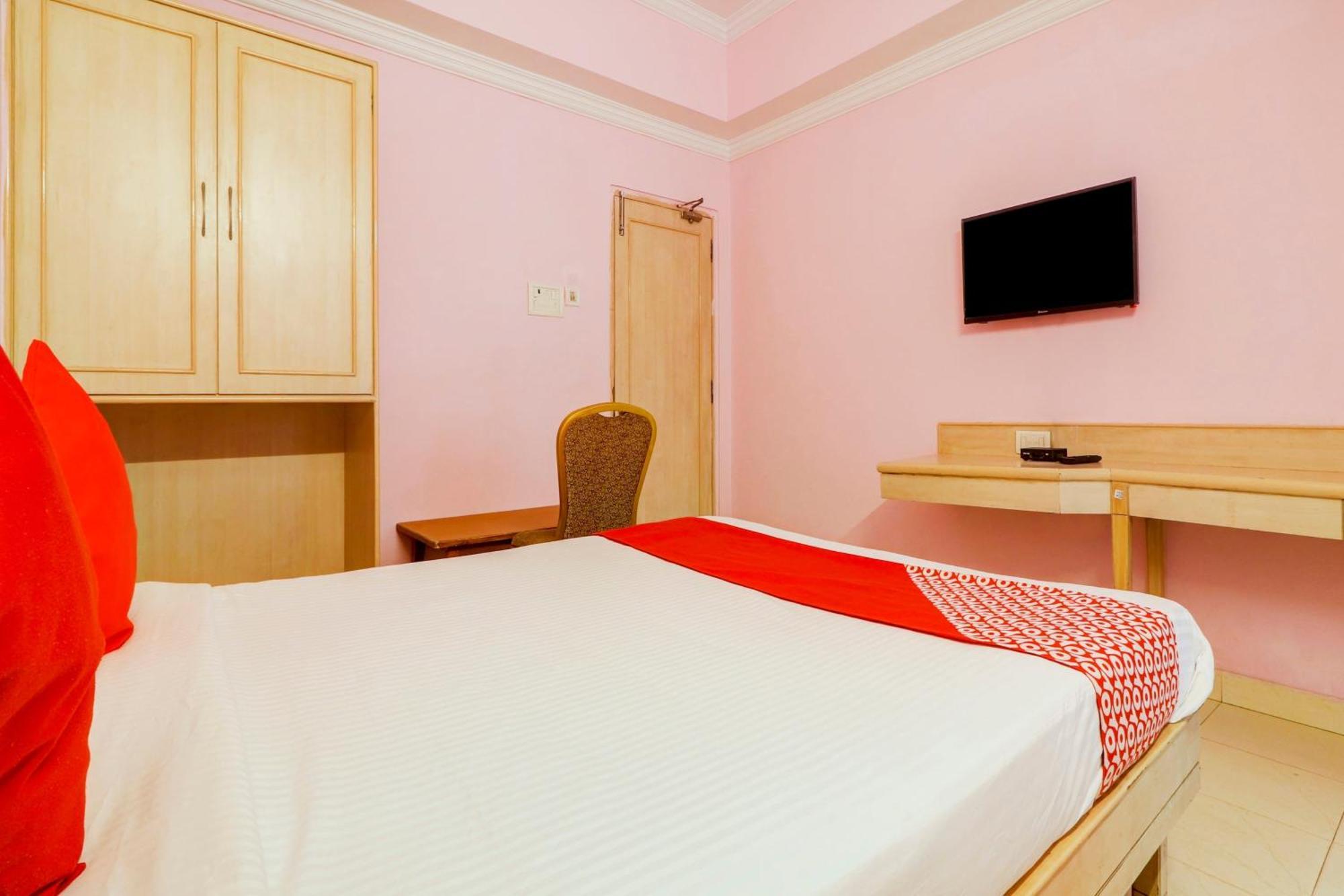 Super Collection O 77115 Vaishnavi Palace 海得拉巴 外观 照片