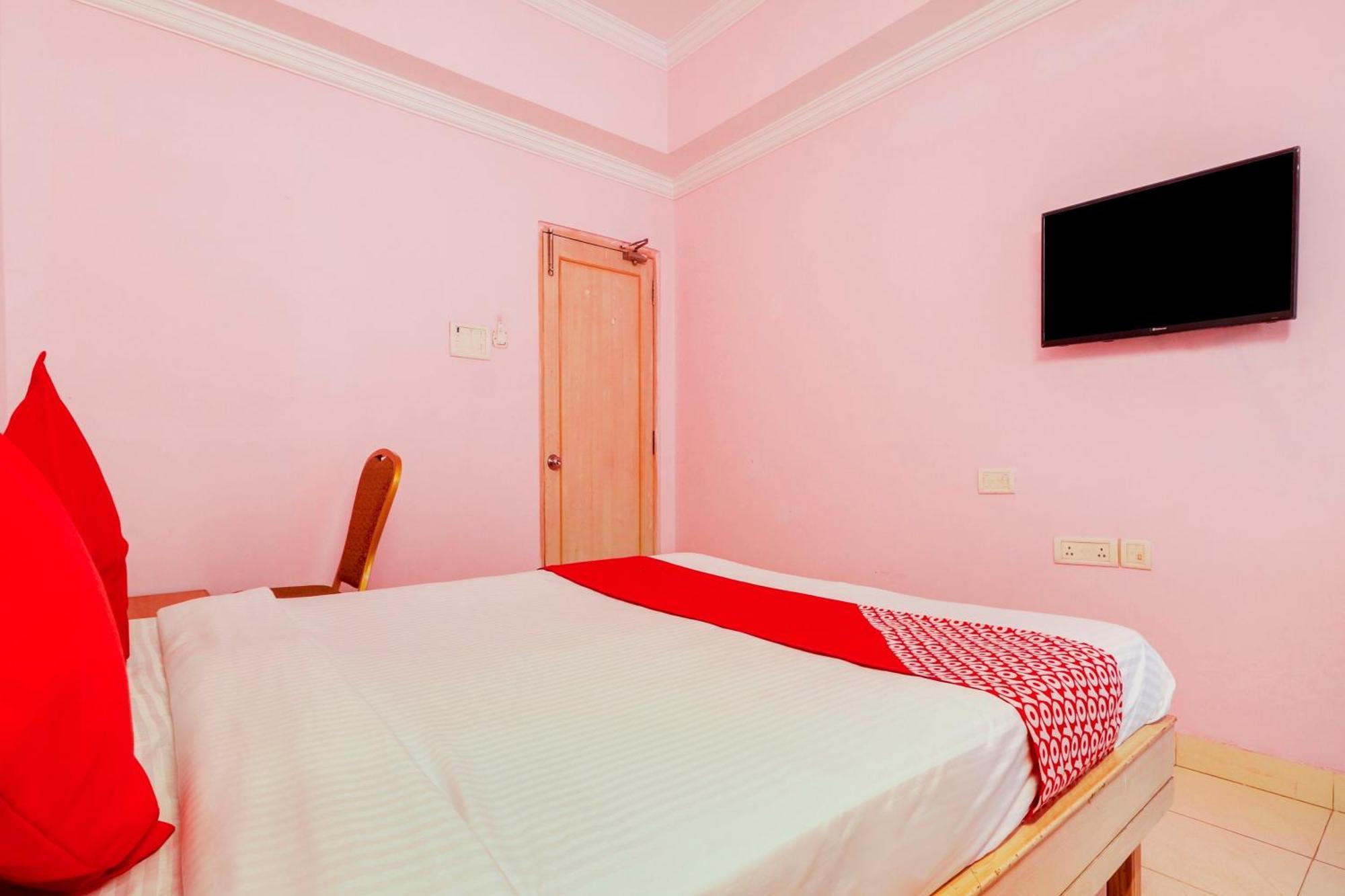 Super Collection O 77115 Vaishnavi Palace 海得拉巴 外观 照片