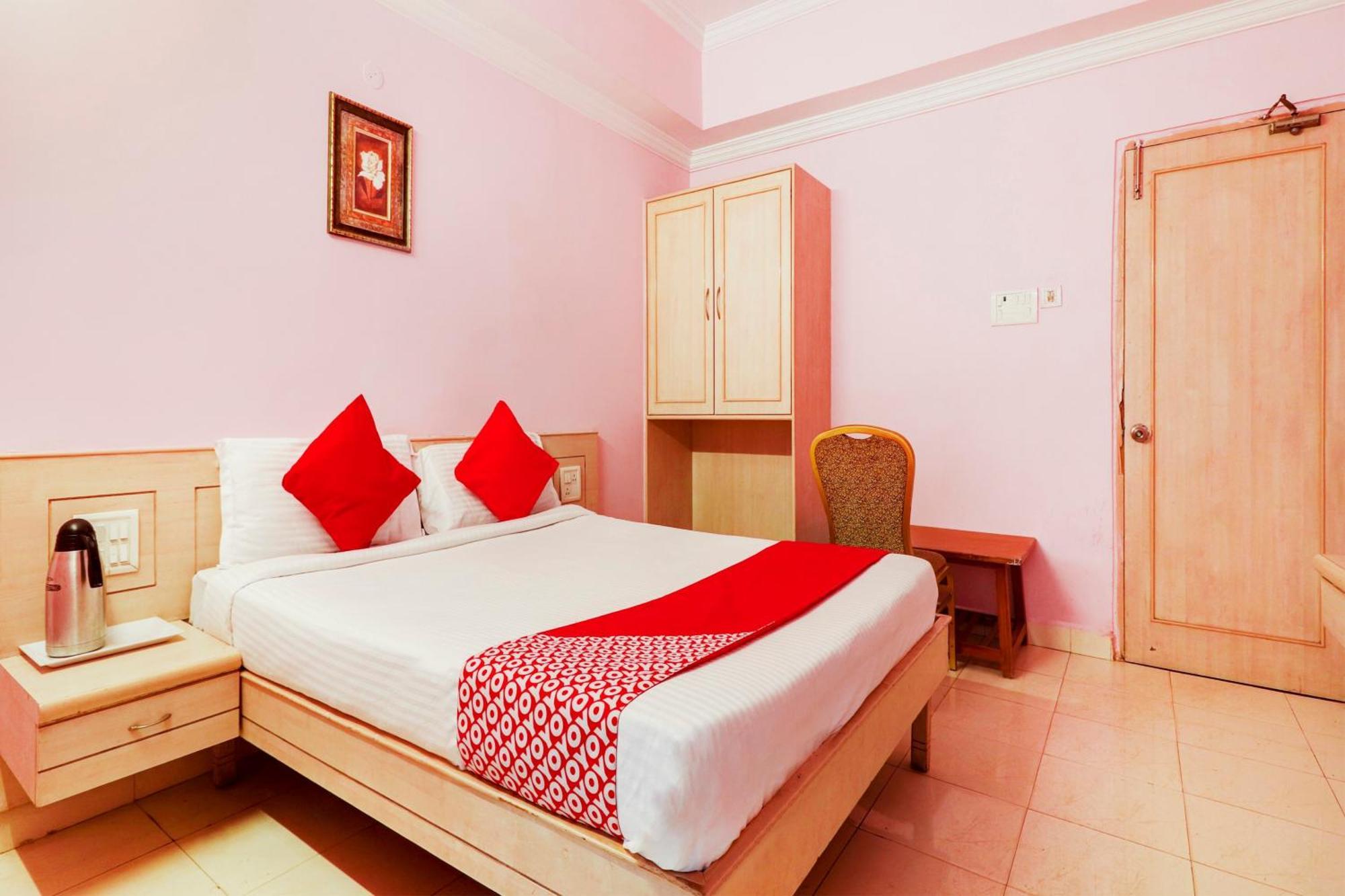 Super Collection O 77115 Vaishnavi Palace 海得拉巴 外观 照片